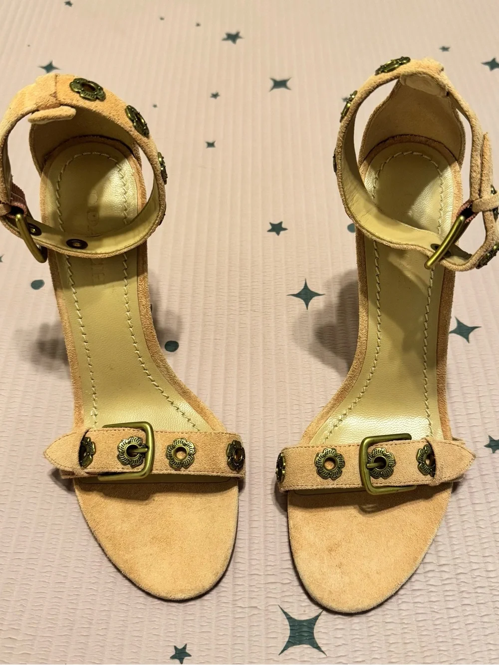 Coach Elizabeth Pink Suede Heel - Picture 1 of 7